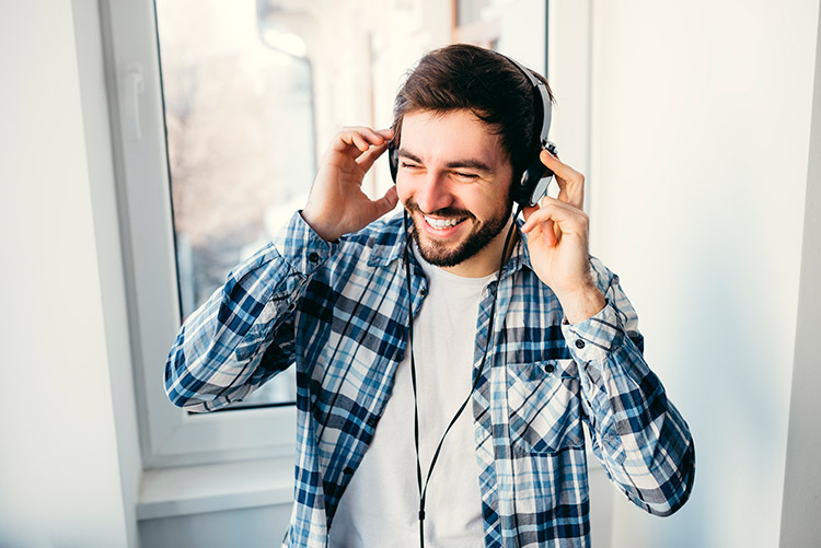 Por que aprender inglês com música?