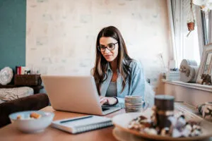 4 benefícios do curso de inglês online